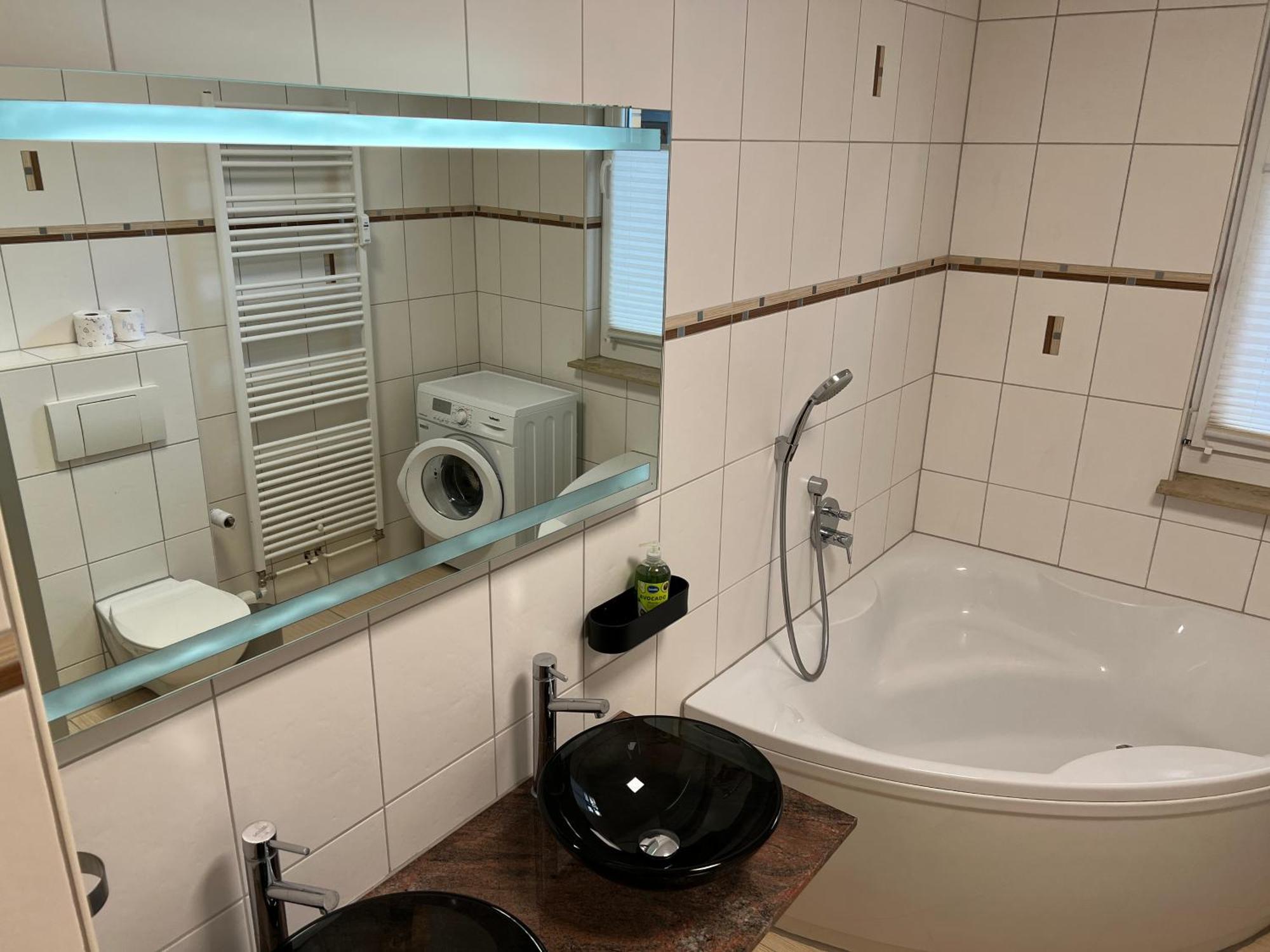 Apartment Humboldt 3 Schlafzimmer,Wifi, Netflix Parken, Terrasse, Klimatisiert, Naehe Zentrum Jena Exteriér fotografie